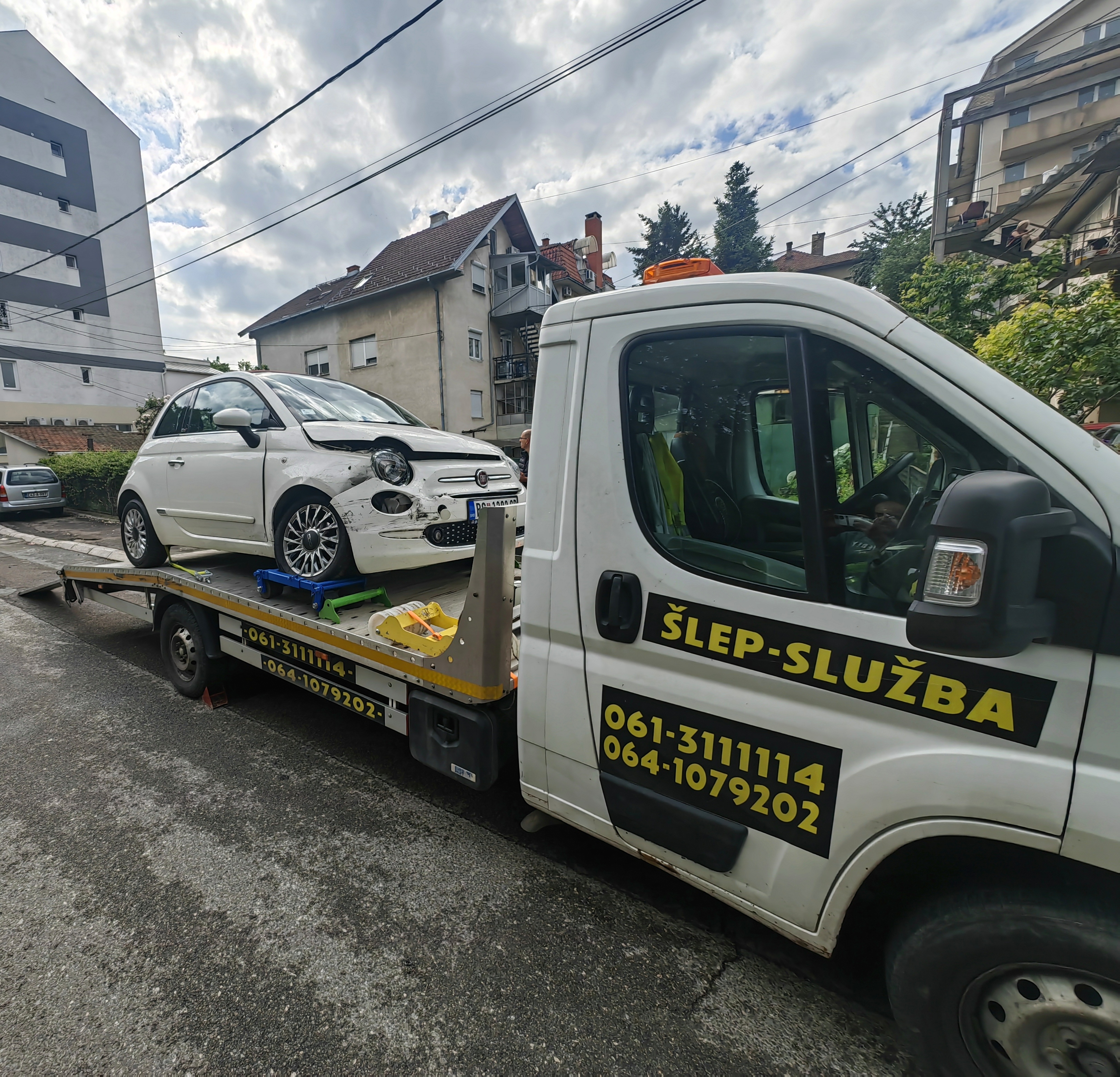 Slepanje automobila